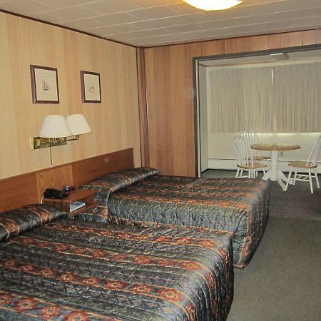 Airport Chalet Уайтхорс Екстериор снимка