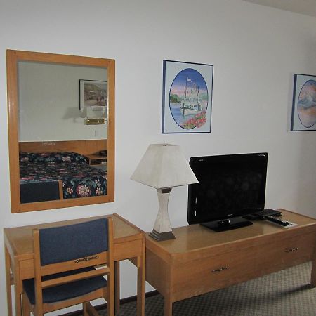 Airport Chalet Уайтхорс Екстериор снимка