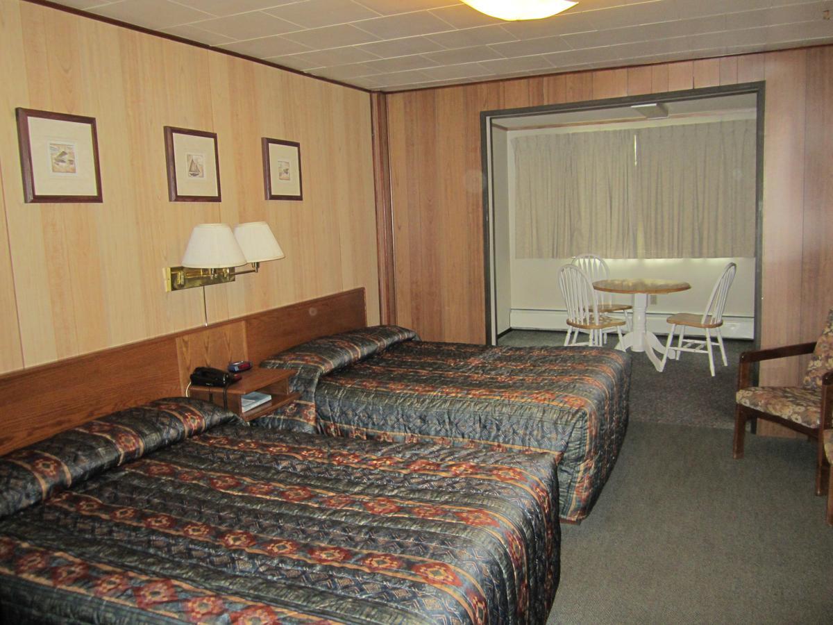 Airport Chalet Уайтхорс Екстериор снимка