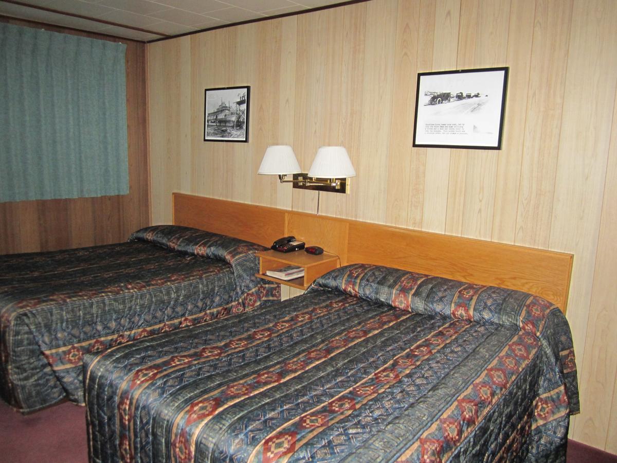 Airport Chalet Уайтхорс Екстериор снимка