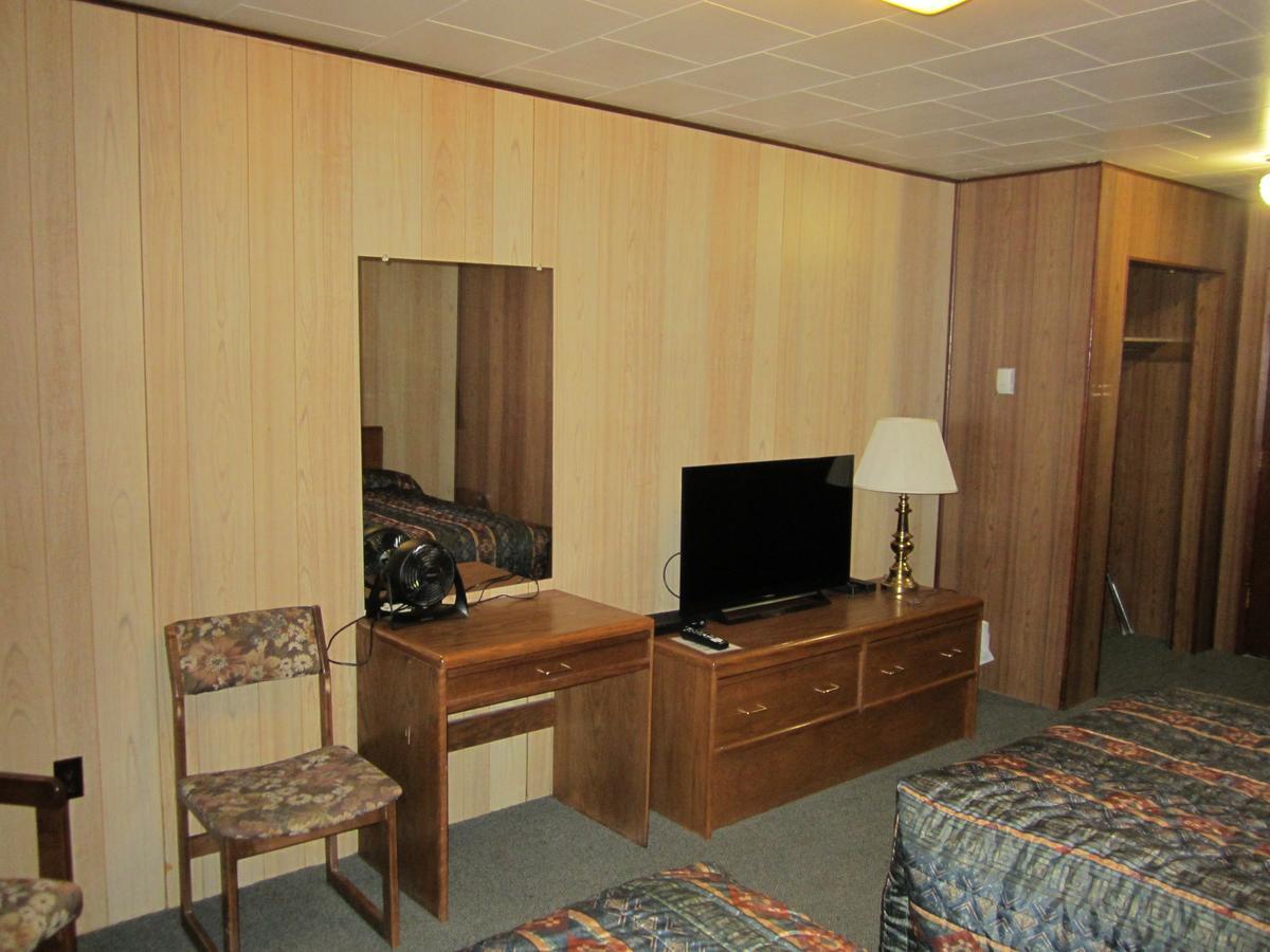 Airport Chalet Уайтхорс Екстериор снимка