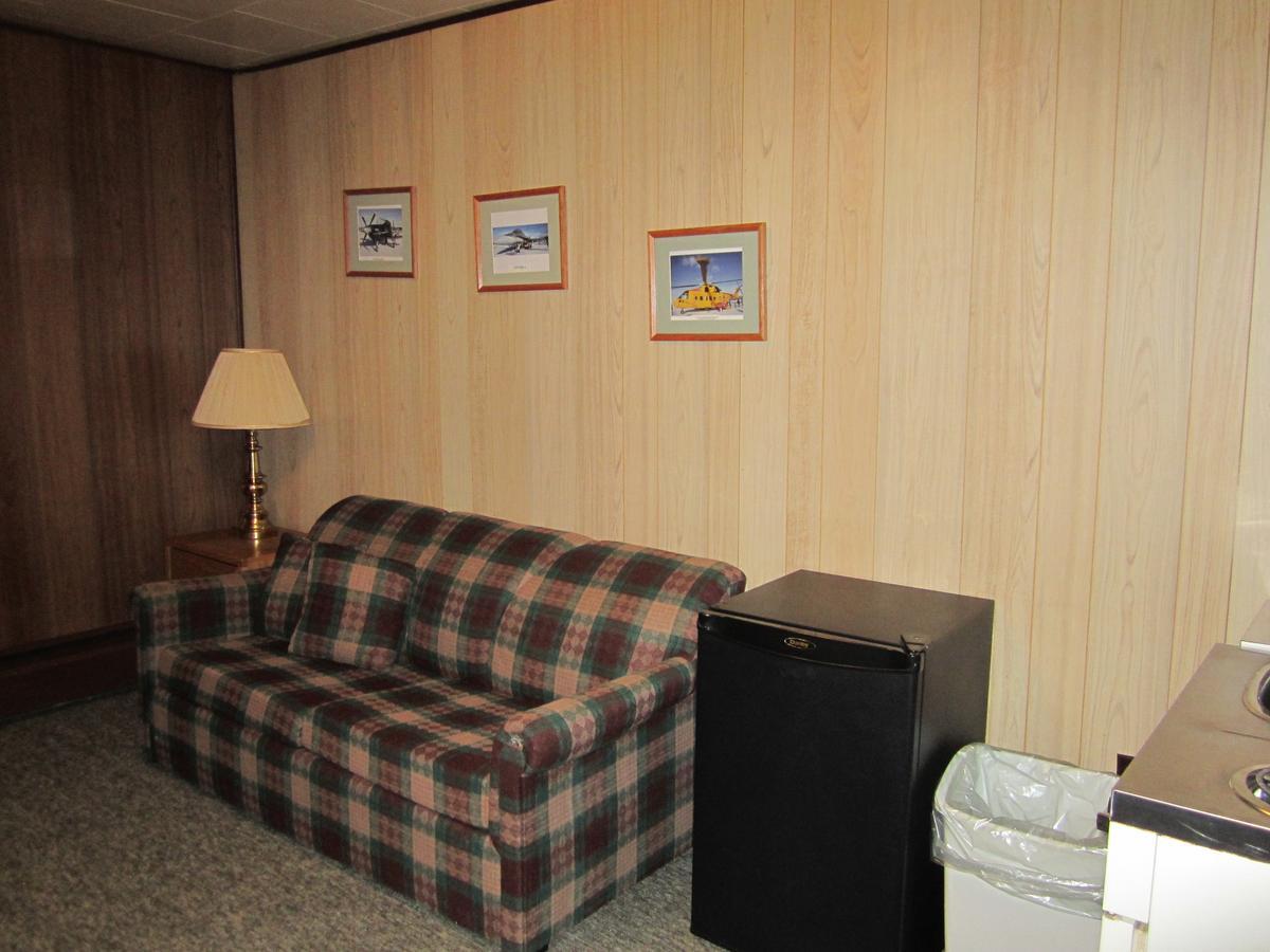 Airport Chalet Уайтхорс Екстериор снимка