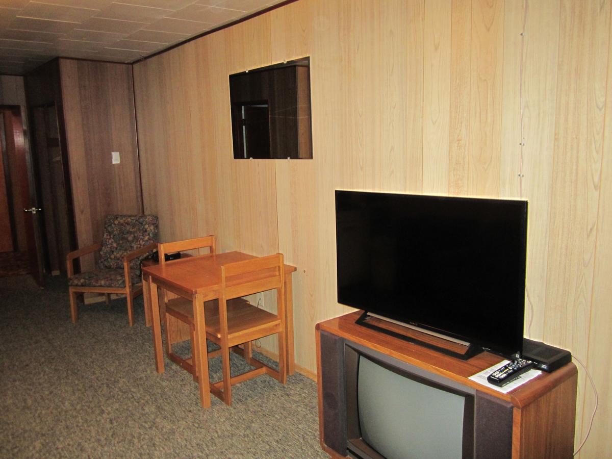 Airport Chalet Уайтхорс Екстериор снимка