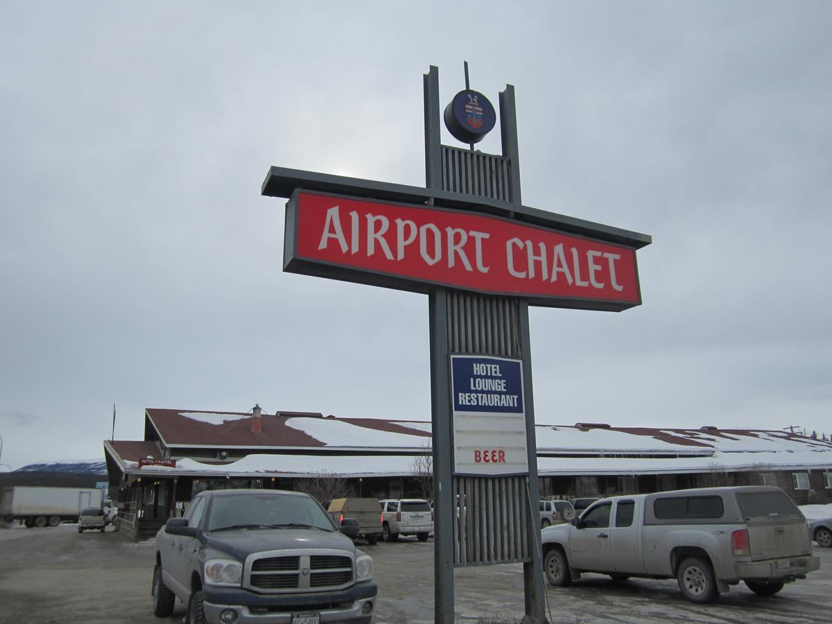 Airport Chalet Уайтхорс Екстериор снимка