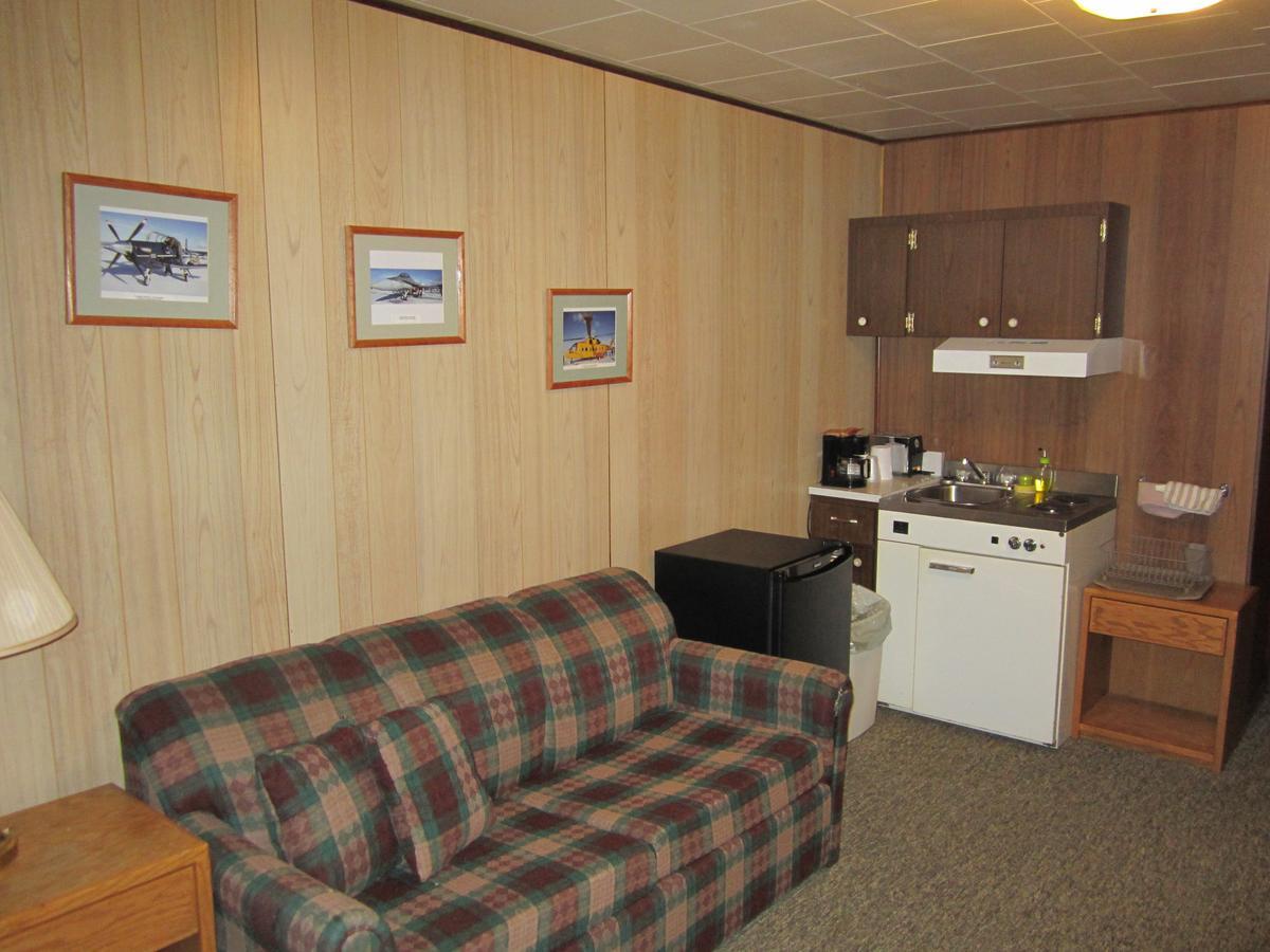 Airport Chalet Уайтхорс Екстериор снимка