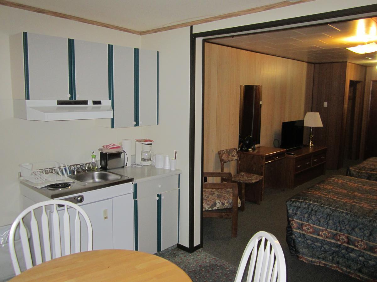 Airport Chalet Уайтхорс Екстериор снимка